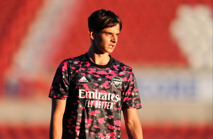 เล่นบอลยูฟ่า